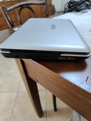 laptop MSI U135 WINDOWS 7 RAM 1 GB  HDD 250 GB - Immagine 1 di 4