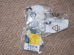 RENAULT ALL FLOOR COVERING CLIP (2 OF) NEW 7703077469 - Picture 1 of 1