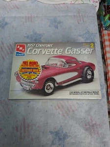 AMT 1959 Chevrolet Corvette Gasser NIB 1/25 Model Kit Level 2 - Picture 1 of 4