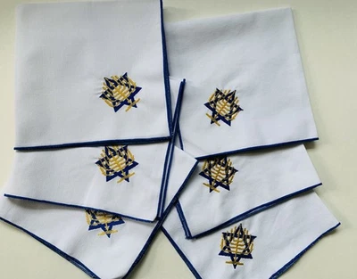 Conjunto de 6 guardanapos de pano Hanukkah Menorah Star bordados branco azul 14,5x14,5” - Imagem 1 de 4
