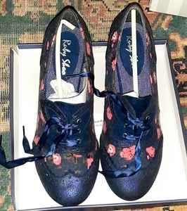Zapato de cancha/bota azul marino rosa diseño margarita - Ruby Shoo - Reino Unido 8/ EE. UU. 10/ EUR 41 - Imagen 1 de 14