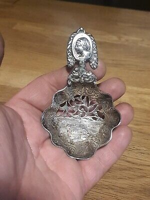 White Metal Elaborately Decorated Strainer/spoon • 10£