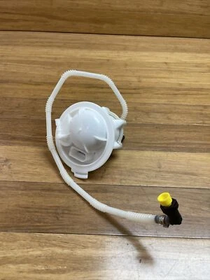 Conjunto de bomba de combustible Volkswagen Touareg 2004-2007 OEM 7L0 919 679 Foto 1 de 4