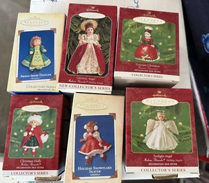 Hallmark Lot 7 Madame Alexander Puppen Andenken Ornamente Puppen Engel Moptop MIB - Bild 1 von 4