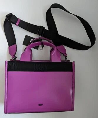 Bolso Bandolera Desmontable DKNY Cassandra Pequeño Rosa Fucsia Púrpura Negro Foto 1 de 4