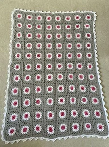 Coperta bambino patchwork all'uncinetto fatta a mano - Foto 1 di 3
