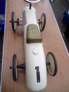 Vilac Classic Ride On Metal Car - Off White Pre Owned - Picture 1 of 4
