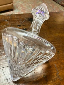 SHANNON IRELAND LEAD CRYSTAL IRELAND TILTED SIDE DECANTER  11" - Picture 1 of 8
