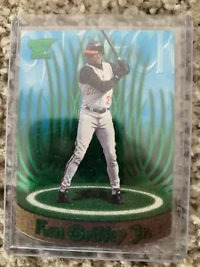 Ken Griffey Jr 2000 Pacific Revolution On Deck #6 Die Cut Rare! - Picture 1 of 2