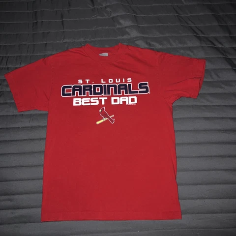 Awesome St. Louis Cardinals t-shirt Size Med "Best Dad" Tee, With Reusable Bag Cover