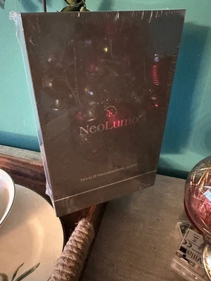 NeoLumo NeckLift Metamorphosis System Gerät - NEU und OVP - Bild 1 von 4