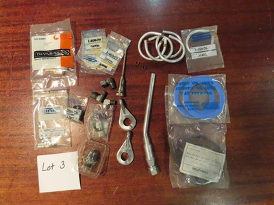 Lot of auto body repair Spray Gun Parts, Binks, DeVilbiss (Lot 3) - Image 1 of 4