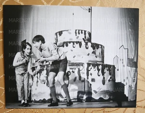 24X18 FOTO VINTAGE FOTOGRAFIA TEATRO UNIVERSITà CA FOSCARI VENEZIA GIANNI RODARI - Picture 1 of 2
