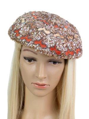 SOMBRERO BOINA TERCIOPELO BEIGE PLATA CUENTAS LENTEJUELAS VINTAGE Diseñado por Lora Talla 7 Foto 1 de 4