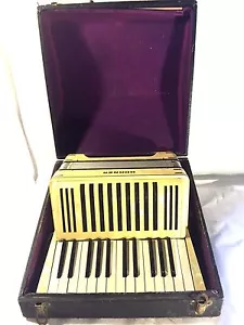 Vtg Hohner 12 Bass Super Accordion / Accordian w Case & Straps Made in Germany - Picture 1 of 12