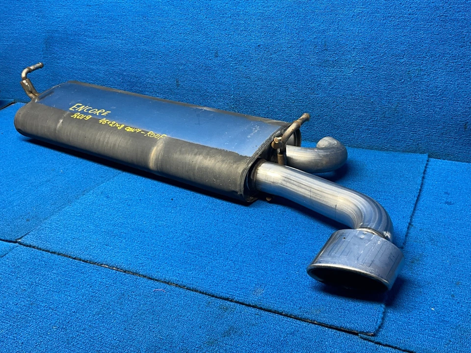 Tubo de escape trasero Buick Encore 2017-2019 punta silenciador extremo OEM Foto 1 de 4