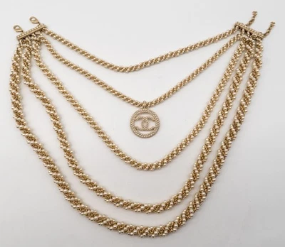 Collar Chanel Oro Metal CC Perlas en Capas Edición Limitada 2017 Foto 1 de 4