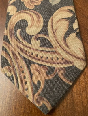 Corbata de cuello de tela importada floral estructura para hombre hecha en Estados Unidos Foto 1 de 4