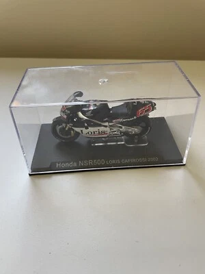 HONDA NSR500 Loris Capirossi 2002 MOTORCYCLE MODEL 1:24 Stunning Display Diecast - Image 1 of 4