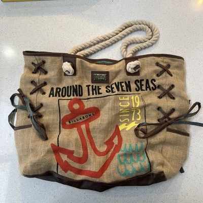 Bolso de Mano Billabong Beach Arpillera Day Tripper "Alrededor de los Siete Mares" Forrado Usado en Excelente Condición Foto 1 de 4