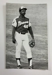 Ralph Garr (1975) Atlanta Braves Vintage Baseball Postcard PCAB - Picture 1 of 2