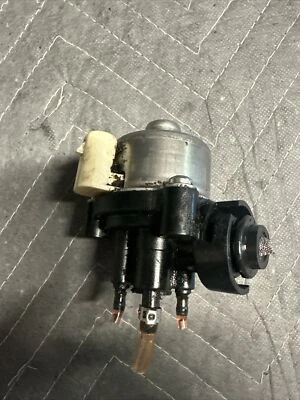 Bomba de aceite Ski Doo GSX GTX Summit Renegade MXZ TNT 600 HO 519000225 2009 Foto 1 de 4