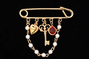Vintage Charm Safety Pin Brooch Dangle Skeleton Key Heart Orange Bezel BinA15 - Picture 1 of 12