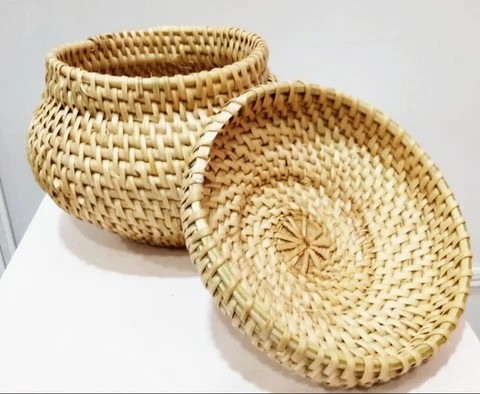 WICKER BASKET  ROUND RATTAN BASKET WITH LID  HAND WOVEN STORAGE ECO FRIENDLY Cover