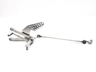 Soporte de palanca de cambios trasero izquierdo Yamaha YZF R1 3309 x 2000 Foto 1 de 4