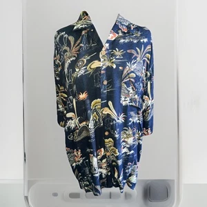 Tommy Bahama 100% Rayon Hawaiian Print Casual Button Down Men's Size Medium - Picture 1 of 7