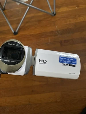 Samsung HMX-F90 Handycam 52X Optical Zoom Camcorder Black - Image 1 of 3