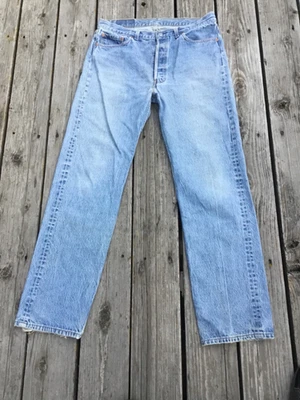 Винтажный 90-х сделано в США LEVI'S 501 кнопка мухи выцветший синий джинсовой ткани джинсы размер W34 X L33 - Изображение 1 из 4