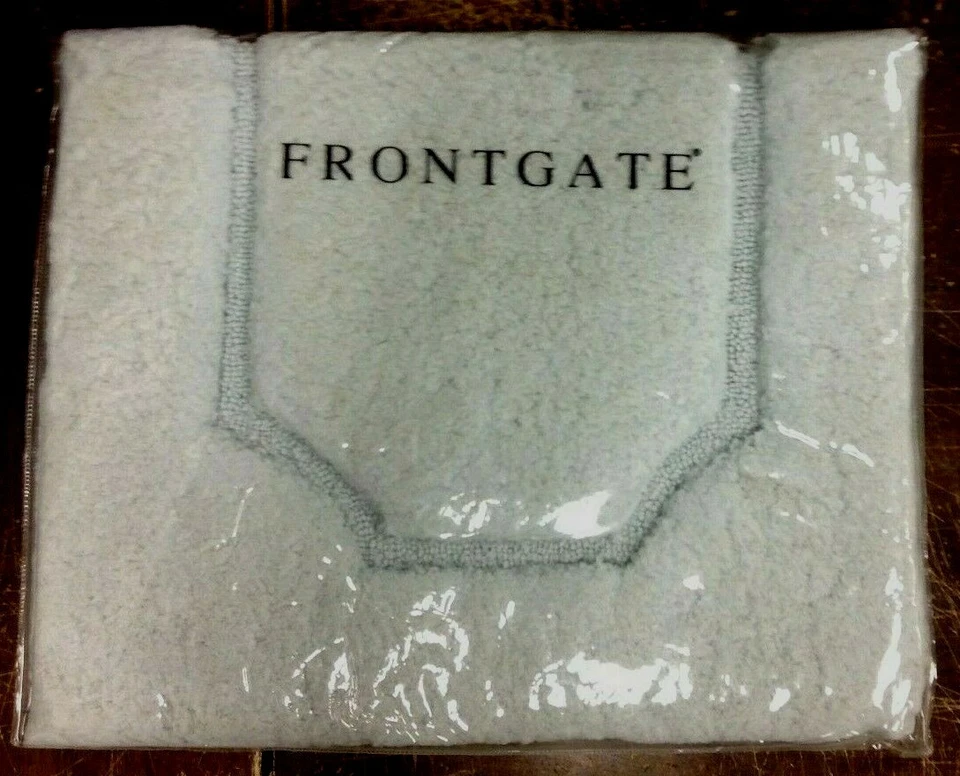 Frontgate Ethereal Bathroom Bath Rug Surf Polyester Shower Mat Throw 21"x34" - Image 1 of 4