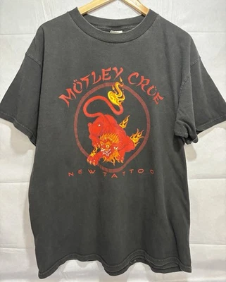 Camisa Motley Crue Vintage Nueva Gira de Tatuajes 2000 Para Hombre XL Desteñida Y2K Música Negra Foto 1 de 4