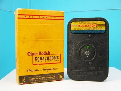 REVISTA DE PELÍCULAS KODAK Kodachrome 50 pies 16 mm con caja Foto 1 de 3