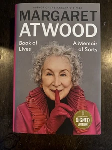 Book of Lives SIGNED Margaret Atwood 2025 Signed Edition Barnes & Noble In Hand! - Bild 1 von 3