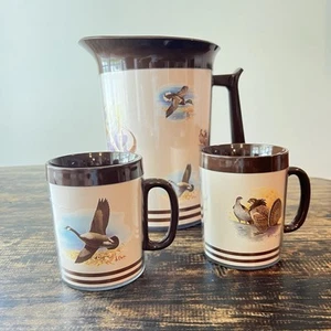 VTG Les Kouba THERMO SERV Insulated Pitcher W/ Cups 55 oz Pheasant Duck Geese - Picture 1 of 23