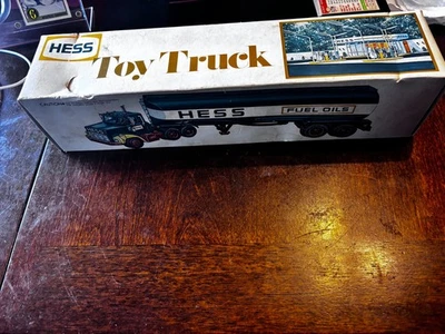 Camión cisterna Hess 1977 vintage con caja gasolina combustible juguete original coleccionable Foto 1 de 4