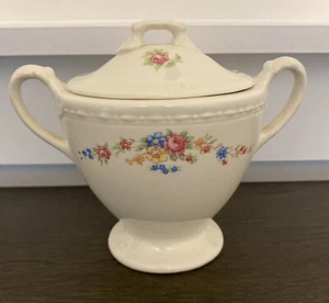 Homer Laughlin, Eggshell Georgian Sugar Bowl With Lid, Made in 1946 - Picture 1 of 6