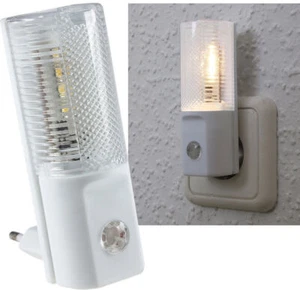 LED Nachtlicht mit Tag/Nacht Sensor 230V 120° 20lm 0,7W 5 LEDs warmweiß Notlicht - Bild 1 von 7