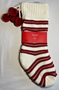 Martha Stewart Weihnachtsstrümpfe Bommeln (2) weiß rot gold Streifen Neu mit Etikett - Bild 1 von 3