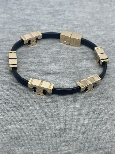 Bracciale Tory Burch Serif T singolo avvolgente pelle nera tono oro 6 3” us intime ottimeioni