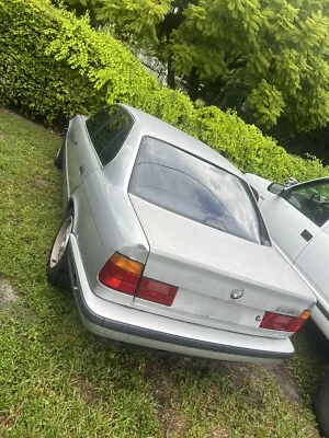 1992 bmw 535i base sedan 4-door 3.5l - Изображение 1 из 4