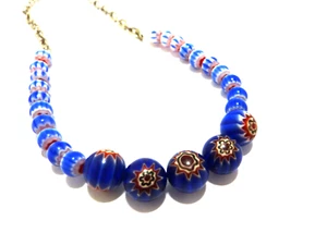 Bellissima collana vintage con perle in vetro chevron e tono argento - Foto 1 di 4