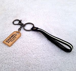 Handmade Keychain Keyring Charm Purse Handbag Bag Flat Gold for your Chanel bag - Picture 1 of 9
