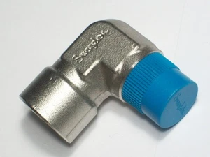 1 - Swagelok Stainless Steel Street Elbow, 1/2" MNPT, SS-8-SE - Picture 1 of 4