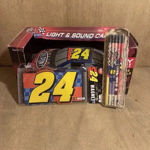 2004 NASCAR Collectible Car 1/18 Jeff Gordon #24 Lights & Sound - Picture 1 of 9
