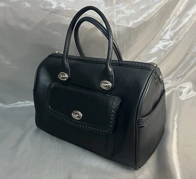 PRECIOSO BOLSO DE MANO BOLZANO DE CUERO NEGRO PLATEADO Foto 1 de 4
