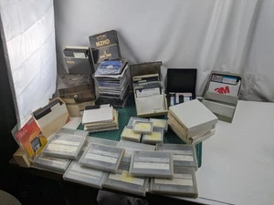 Vintage 1980's Software Large Bundle Floppy Diskettes, CD, Data Cartridge Tape - Afbeelding 1 van 20
