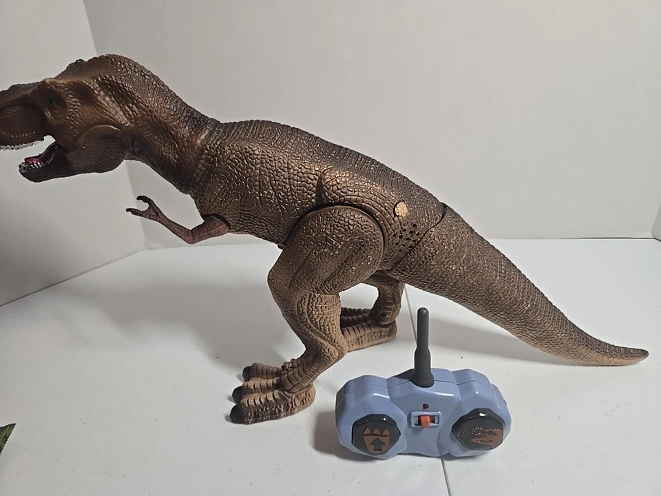 Discovery RC T-Rex Remote Control Dinosaur  Tested Working. - Image 1 of 4